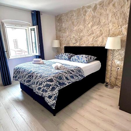 Apartment Vijoleta In City Centre Split Kültér fotó